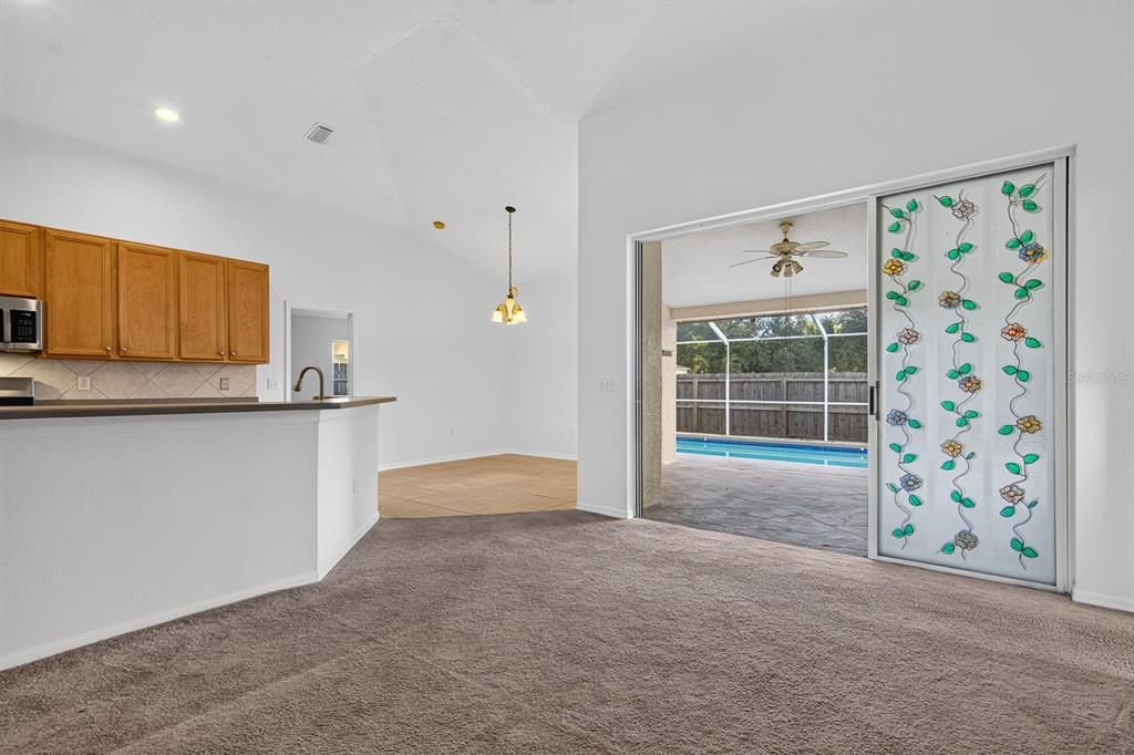 En Venta: $449,999 (4 camas, 3 baños, 2650 Pies cuadrados)