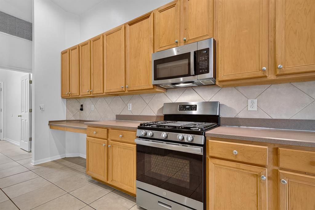 En Venta: $449,999 (4 camas, 3 baños, 2650 Pies cuadrados)
