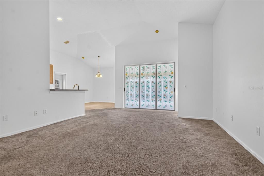 En Venta: $449,999 (4 camas, 3 baños, 2650 Pies cuadrados)