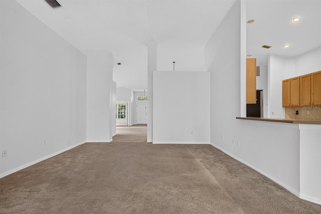 En Venta: $449,999 (4 camas, 3 baños, 2650 Pies cuadrados)