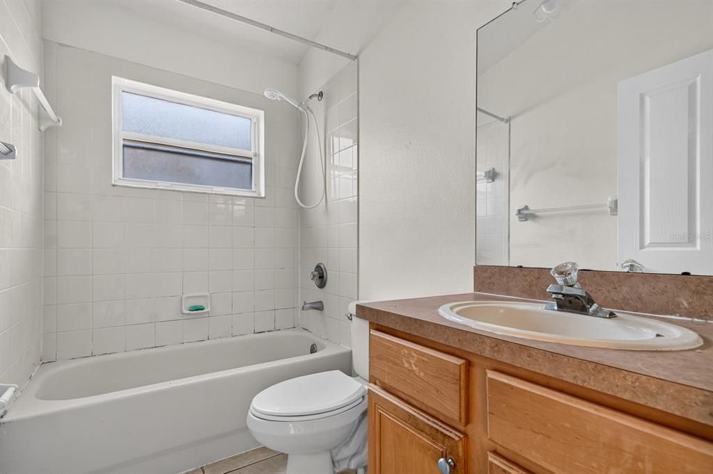 En Venta: $449,999 (4 camas, 3 baños, 2650 Pies cuadrados)