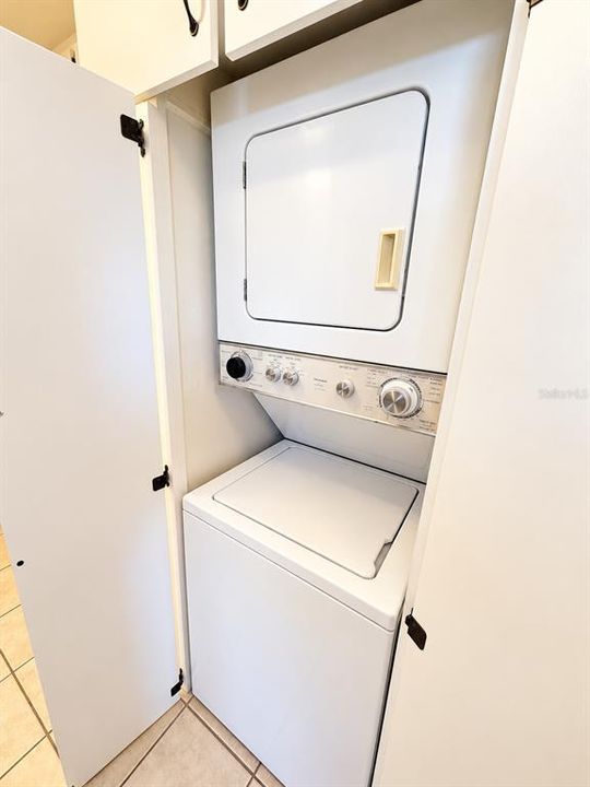 В аренду: $1,375 (2 спален, 1 ванн, 840 Квадратных фут)