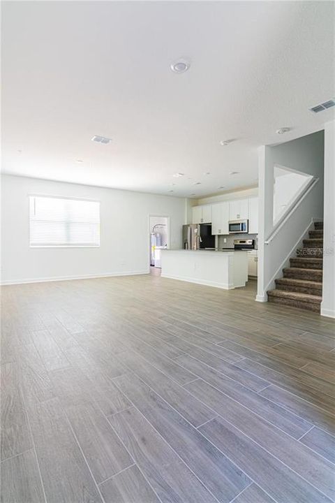 For Rent: $2,850 (4 beds, 2 baths, 1858 Square Feet)