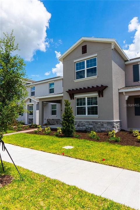 For Rent: $2,850 (4 beds, 2 baths, 1858 Square Feet)