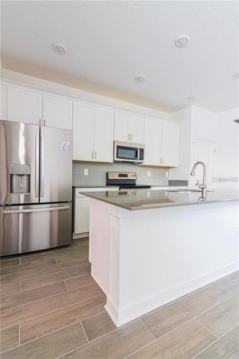 For Rent: $2,850 (4 beds, 2 baths, 1858 Square Feet)