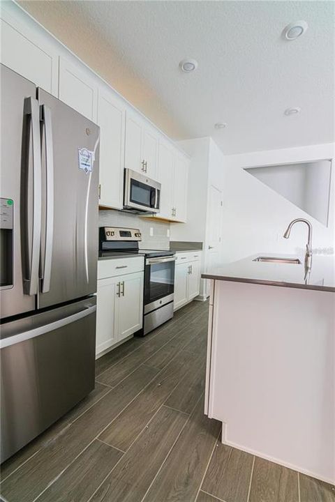 For Rent: $2,850 (4 beds, 2 baths, 1858 Square Feet)