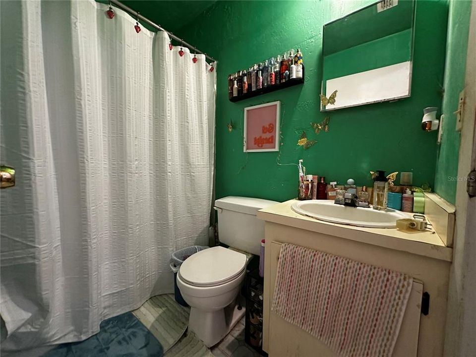 For Sale: $225,000 (3 beds, 2 baths, 1092 Square Feet)