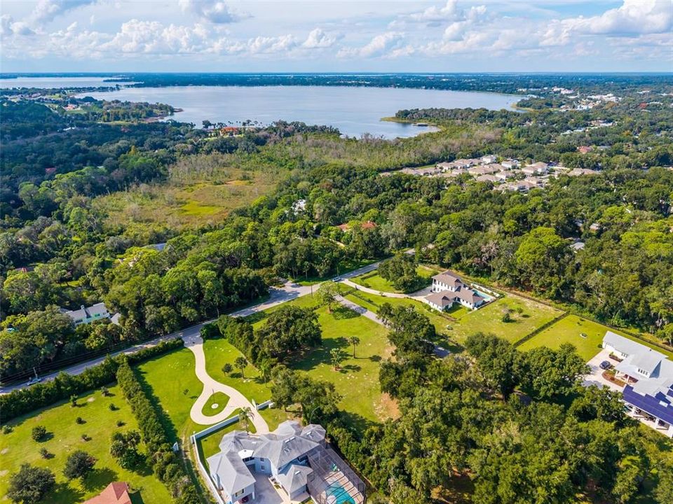待售: $249,900 (1.11 acres)