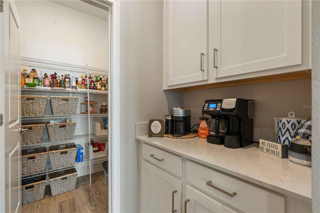 En Venta: $669,000 (5 camas, 4 baños, 3282 Pies cuadrados)