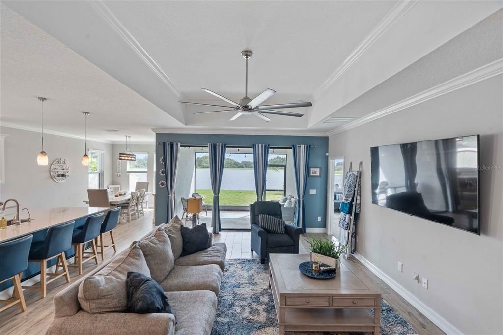 En Venta: $669,000 (5 camas, 4 baños, 3282 Pies cuadrados)