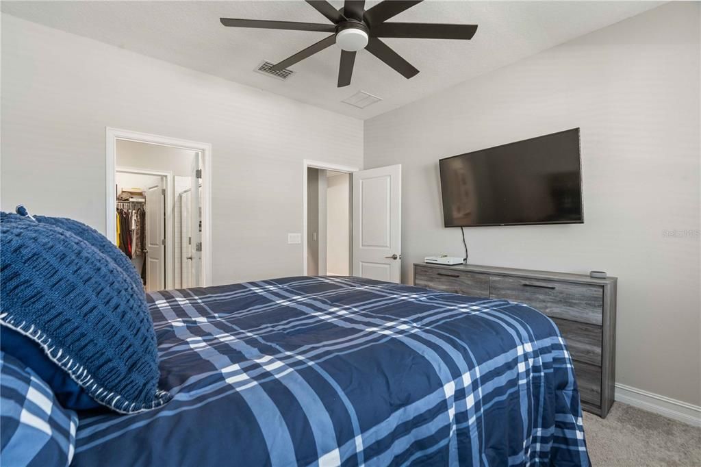 En Venta: $669,000 (5 camas, 4 baños, 3282 Pies cuadrados)