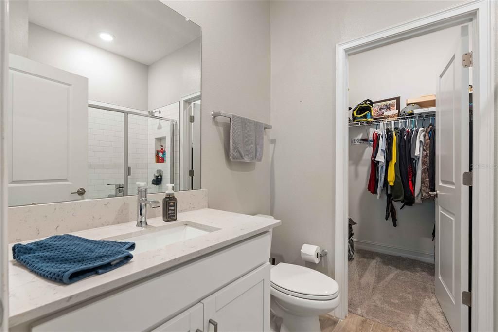En Venta: $669,000 (5 camas, 4 baños, 3282 Pies cuadrados)