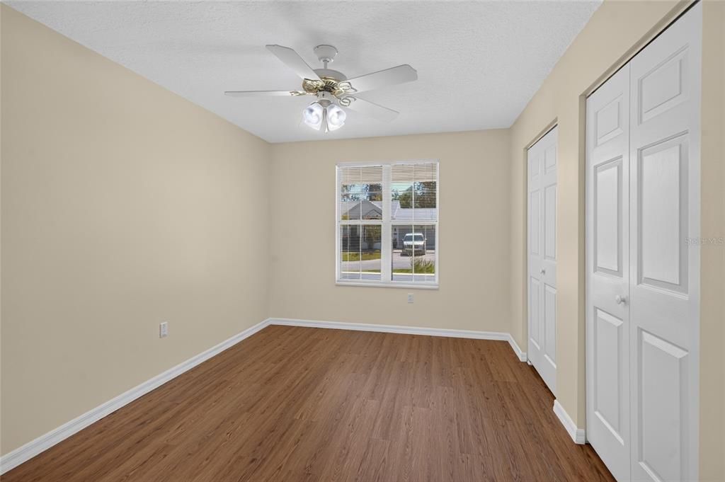 For Sale: $199,975 (2 beds, 2 baths, 1327 Square Feet)