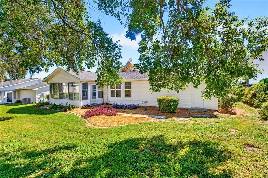 For Sale: $199,975 (2 beds, 2 baths, 1327 Square Feet)