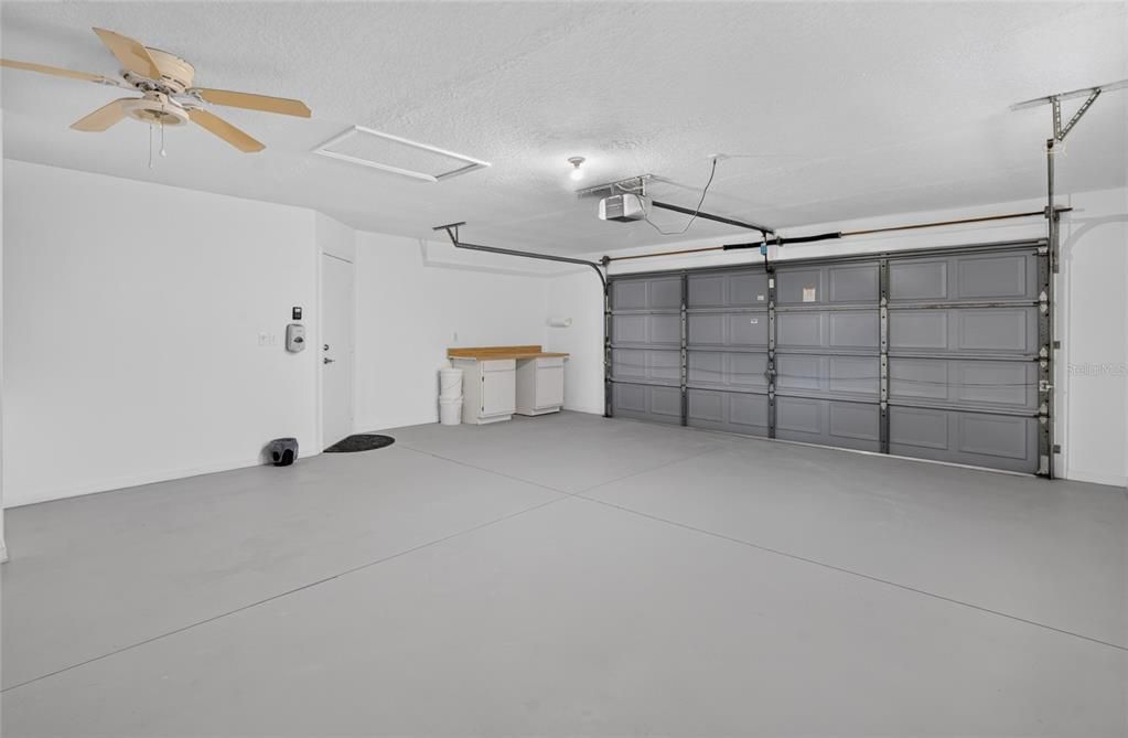 For Sale: $199,975 (2 beds, 2 baths, 1327 Square Feet)