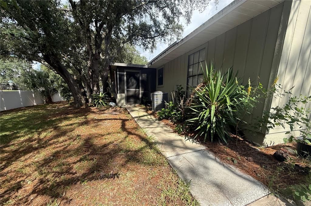 For Rent: $1,550 (2 beds, 2 baths, 935 Square Feet)