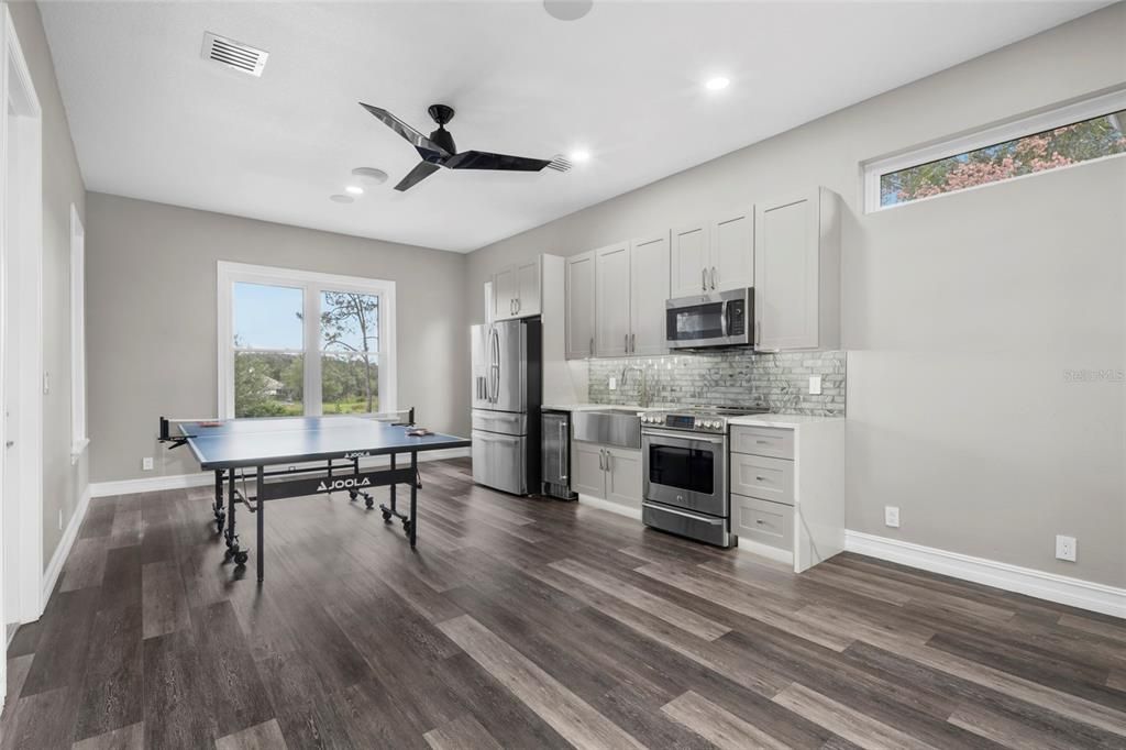 For Sale: $2,899,000 (7 beds, 8 baths, 7042 Square Feet)