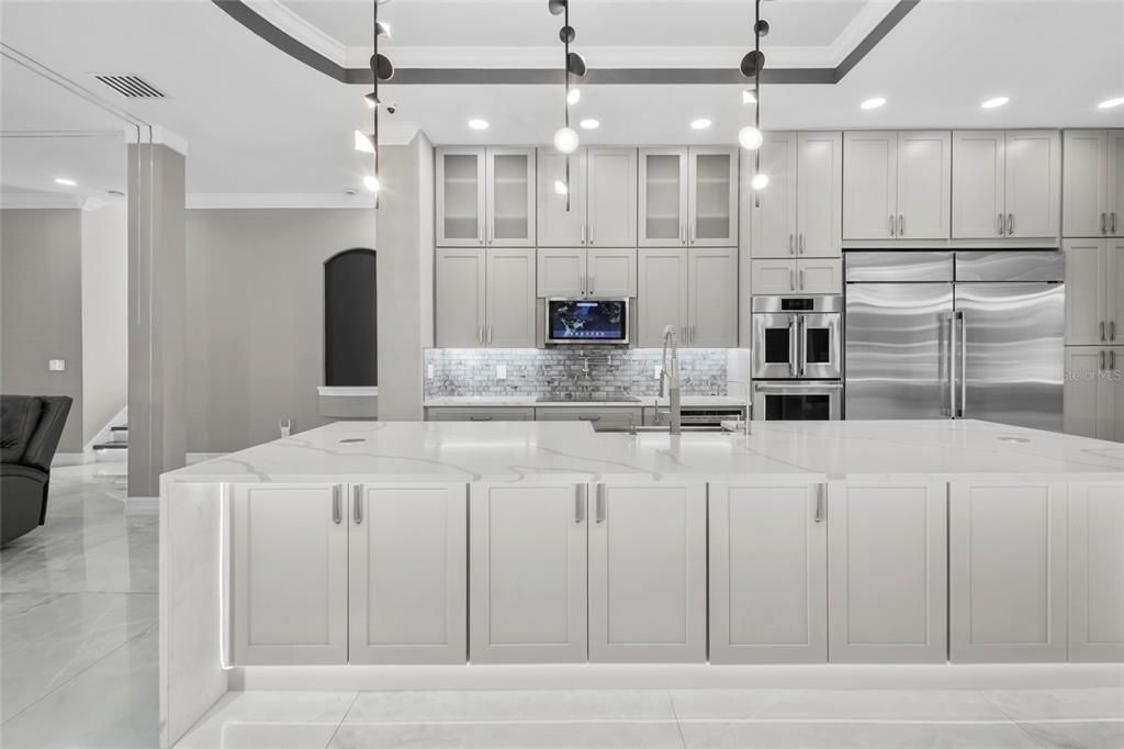 For Sale: $2,899,000 (7 beds, 8 baths, 7042 Square Feet)