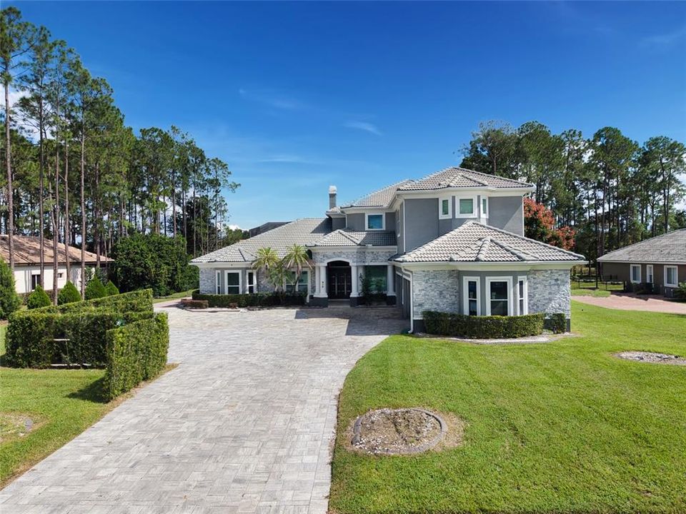 For Sale: $2,899,000 (7 beds, 8 baths, 7042 Square Feet)