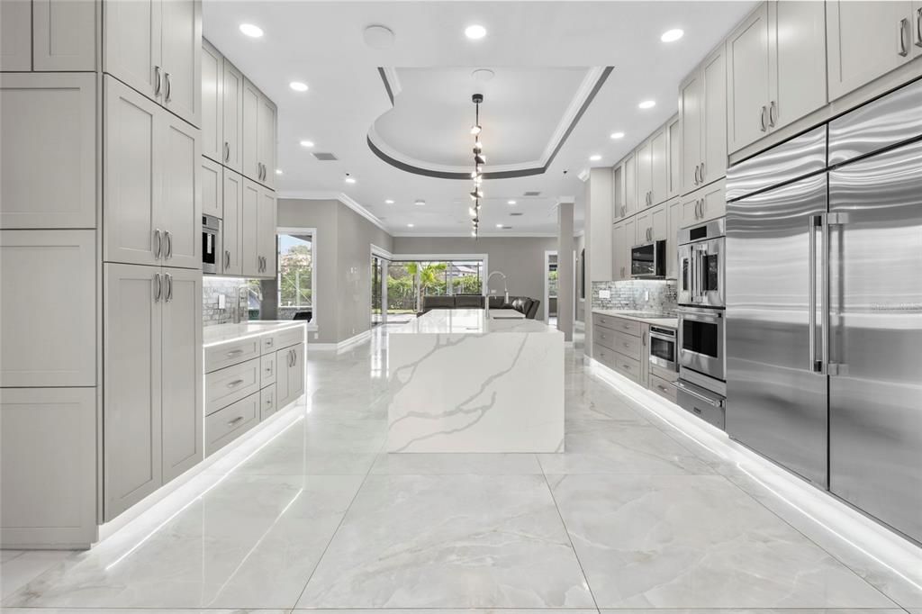 For Sale: $2,899,000 (7 beds, 8 baths, 7042 Square Feet)