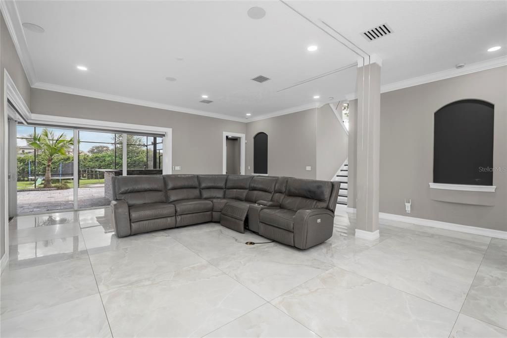 For Sale: $2,899,000 (7 beds, 8 baths, 7042 Square Feet)