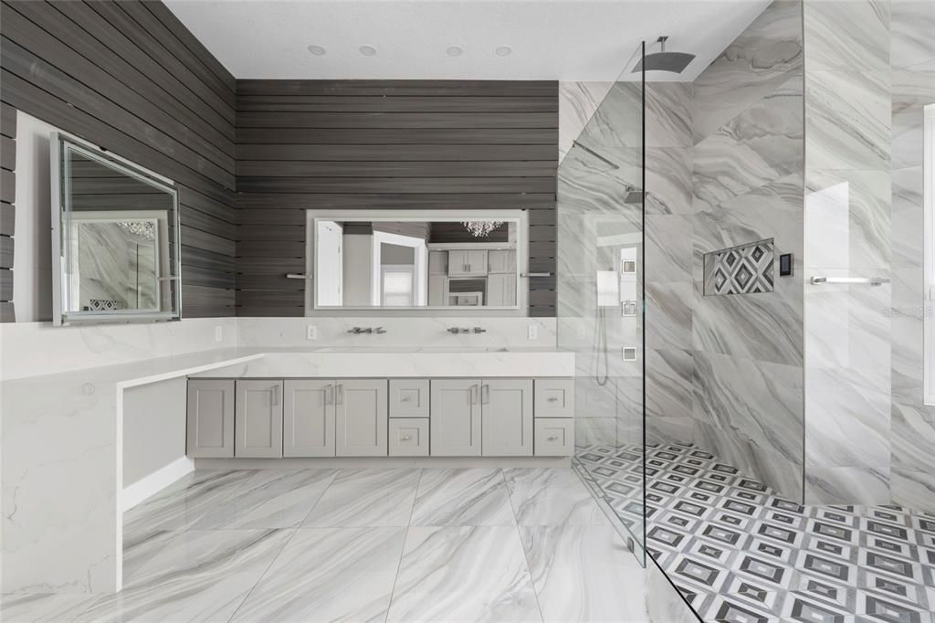 For Sale: $2,899,000 (7 beds, 8 baths, 7042 Square Feet)