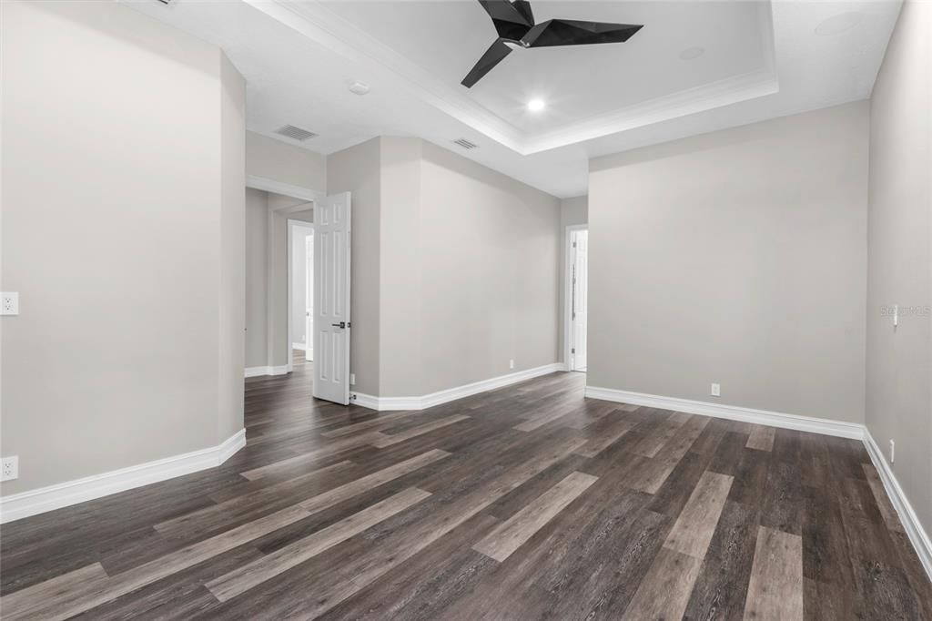 For Sale: $2,899,000 (7 beds, 8 baths, 7042 Square Feet)