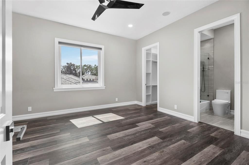 For Sale: $2,899,000 (7 beds, 8 baths, 7042 Square Feet)