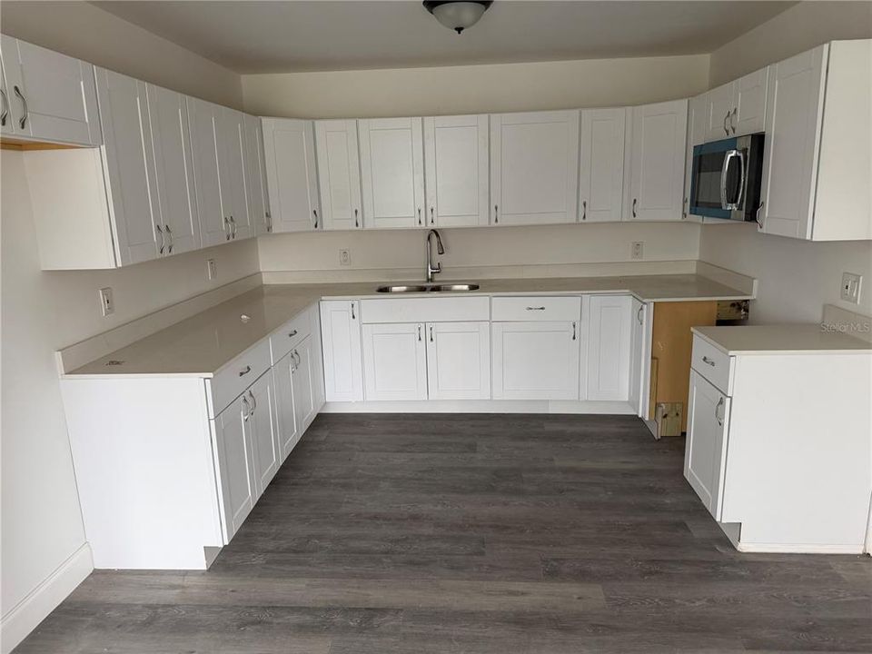 For Sale: $279,900 (0 beds, 0 baths, 2322 Square Feet)