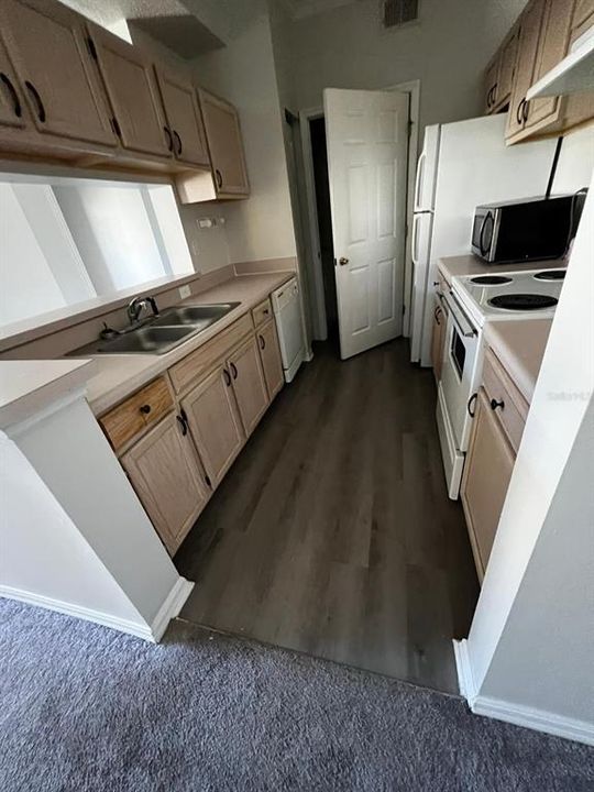 В аренду: $1,200 (2 спален, 1 ванн, 868 Квадратных фут)