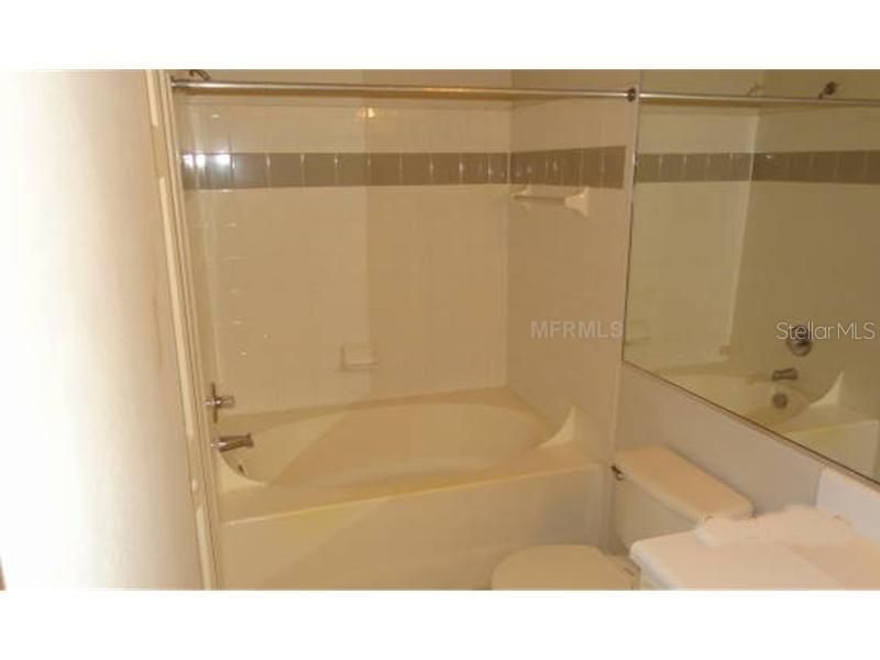В аренду: $1,200 (2 спален, 1 ванн, 868 Квадратных фут)