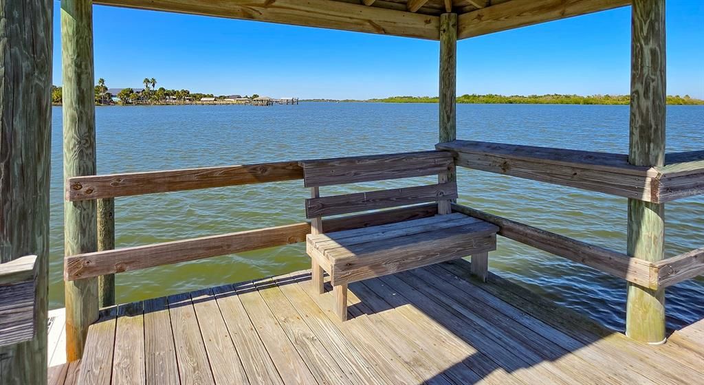 For Sale: $375,000 (2 beds, 2 baths, 1227 Square Feet)