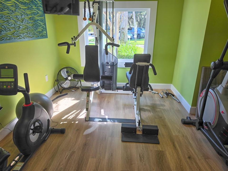 For Sale: $375,000 (2 beds, 2 baths, 1227 Square Feet)