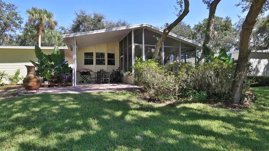 For Sale: $375,000 (2 beds, 2 baths, 1227 Square Feet)