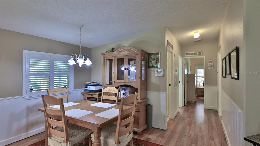 For Sale: $375,000 (2 beds, 2 baths, 1227 Square Feet)