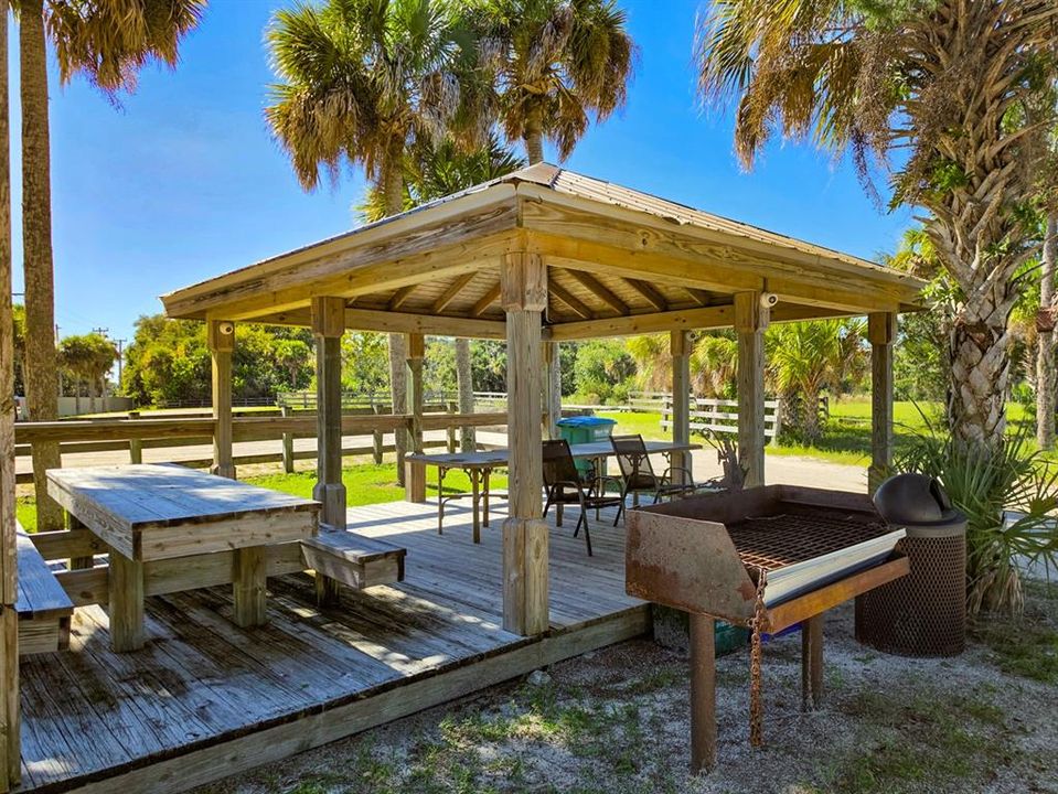 For Sale: $375,000 (2 beds, 2 baths, 1227 Square Feet)