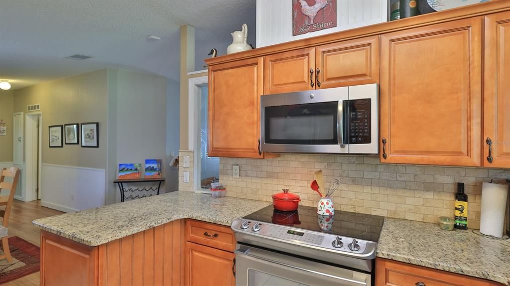 For Sale: $375,000 (2 beds, 2 baths, 1227 Square Feet)