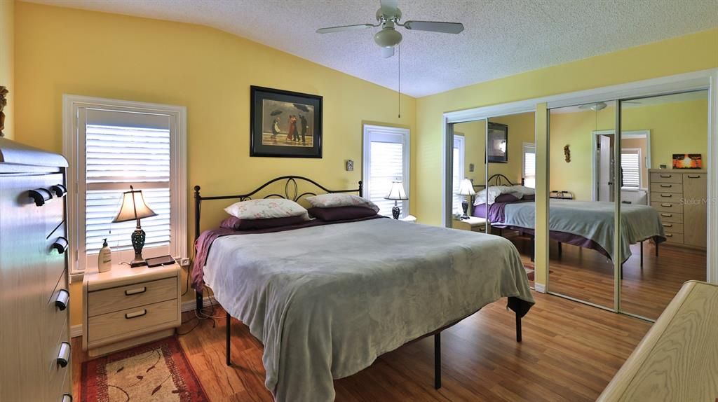 For Sale: $375,000 (2 beds, 2 baths, 1227 Square Feet)
