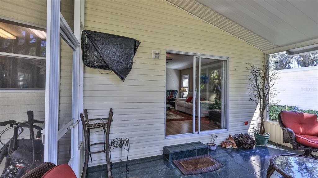 For Sale: $375,000 (2 beds, 2 baths, 1227 Square Feet)