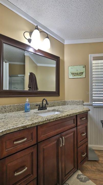 For Sale: $375,000 (2 beds, 2 baths, 1227 Square Feet)