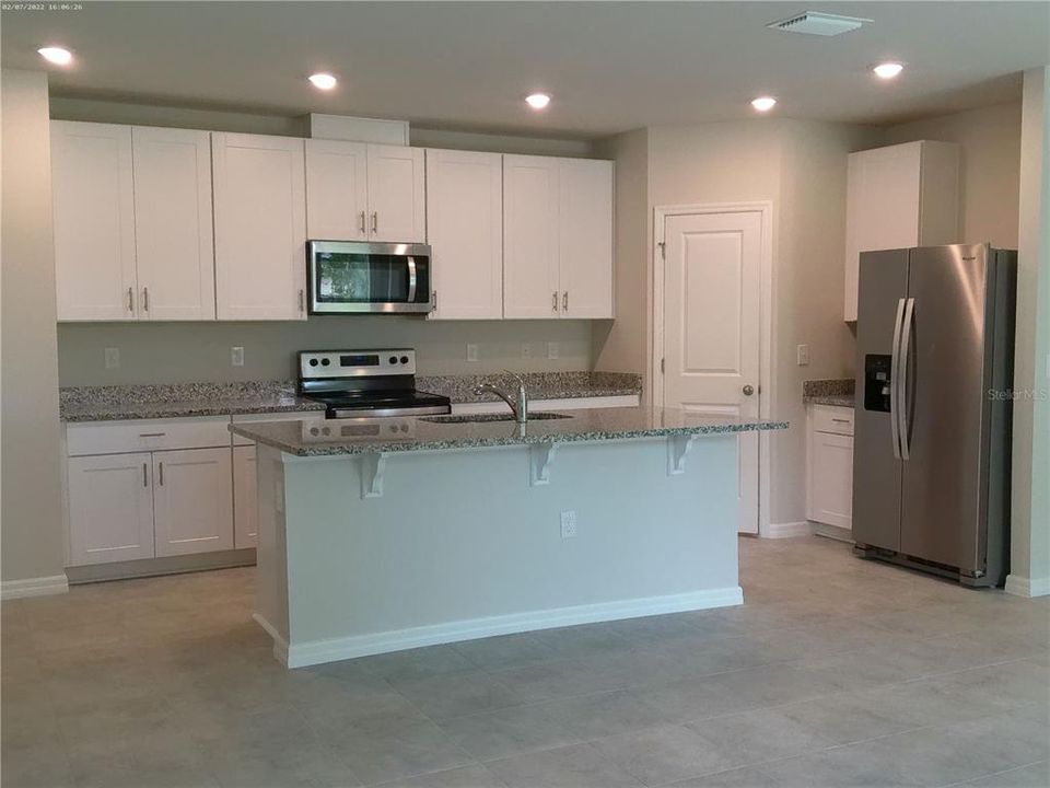 For Rent: $1,995 (4 beds, 2 baths, 1840 Square Feet)