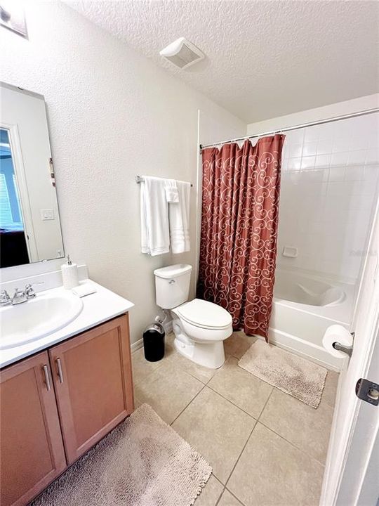 待售: $299,000 (4 贝兹, 3 浴室, 1637 平方英尺)