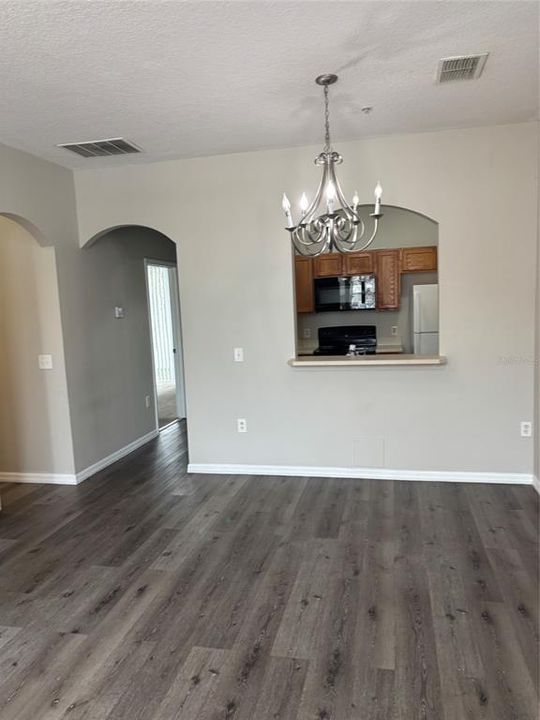 For Rent: $1,695 (3 beds, 2 baths, 1000 Square Feet)