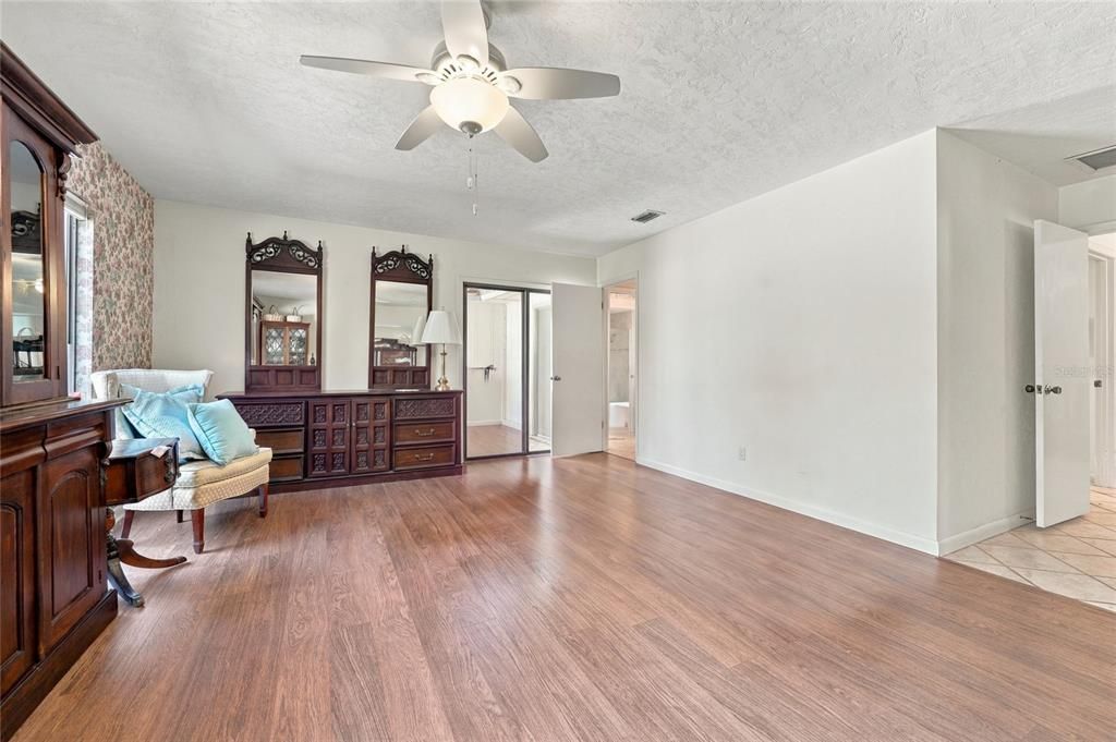 For Sale: $551,958 (4 beds, 2 baths, 2826 Square Feet)