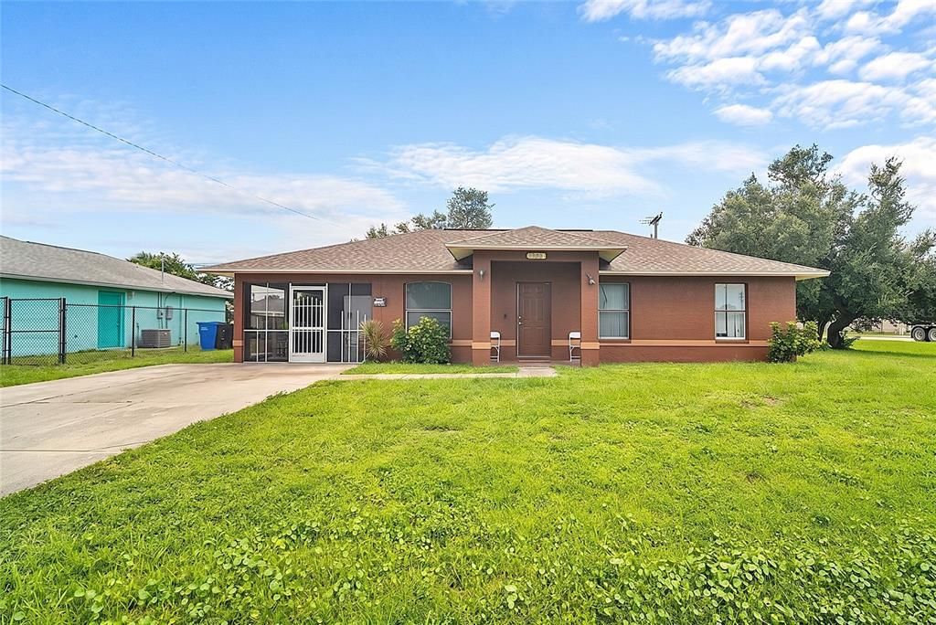На продажу: $214,900 (4 спален, 2 ванн, 1311 Квадратных фут)