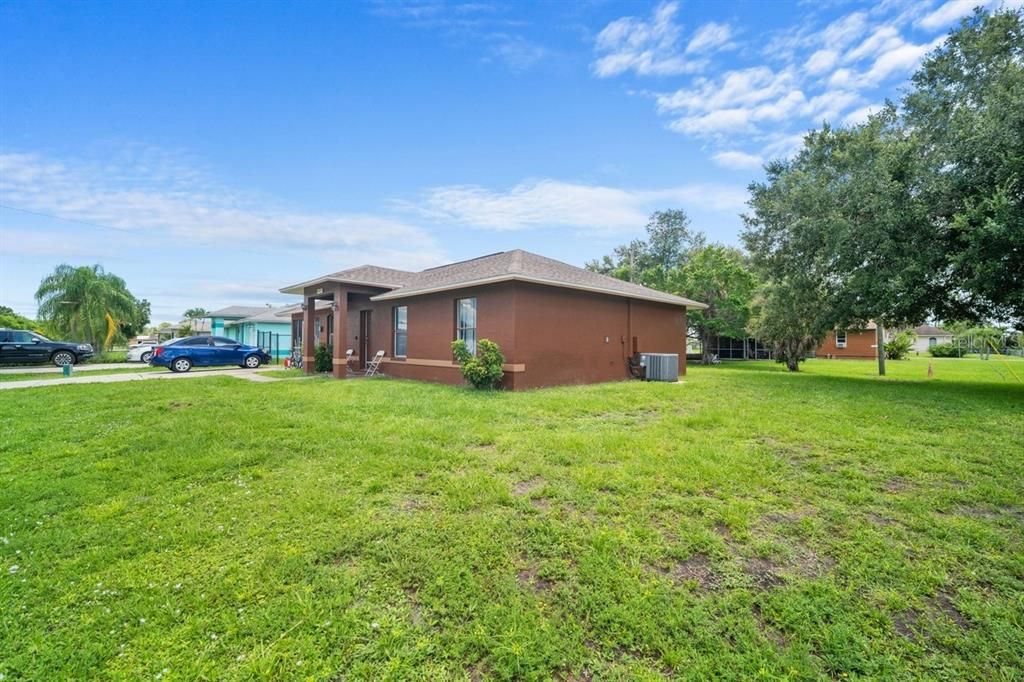 На продажу: $214,900 (4 спален, 2 ванн, 1311 Квадратных фут)