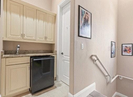 En Venta: $750,000 (5 camas, 4 baños, 3038 Pies cuadrados)