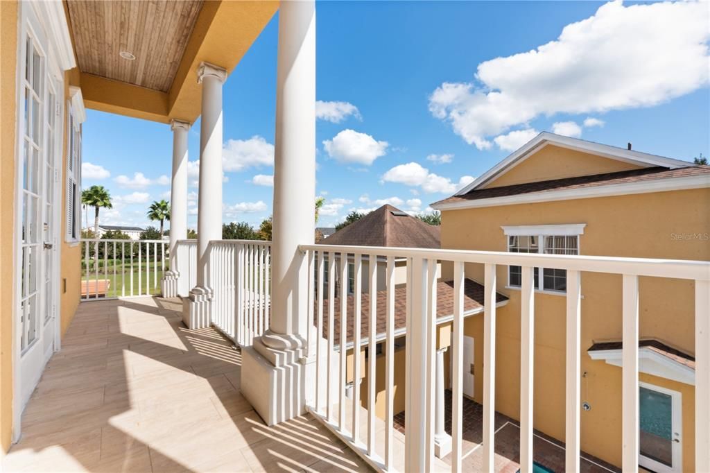 En Venta: $750,000 (5 camas, 4 baños, 3038 Pies cuadrados)