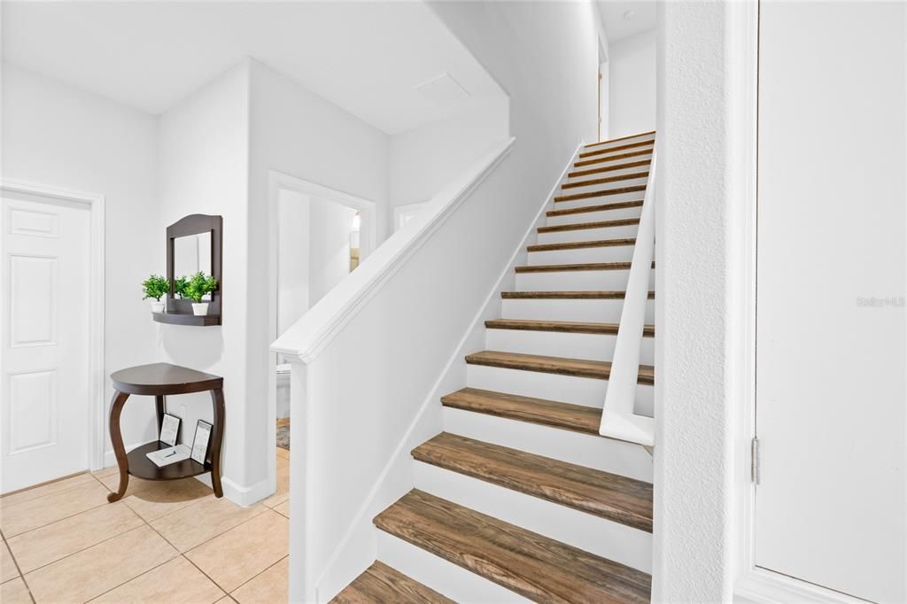 For Sale: $365,000 (4 beds, 3 baths, 1902 Square Feet)