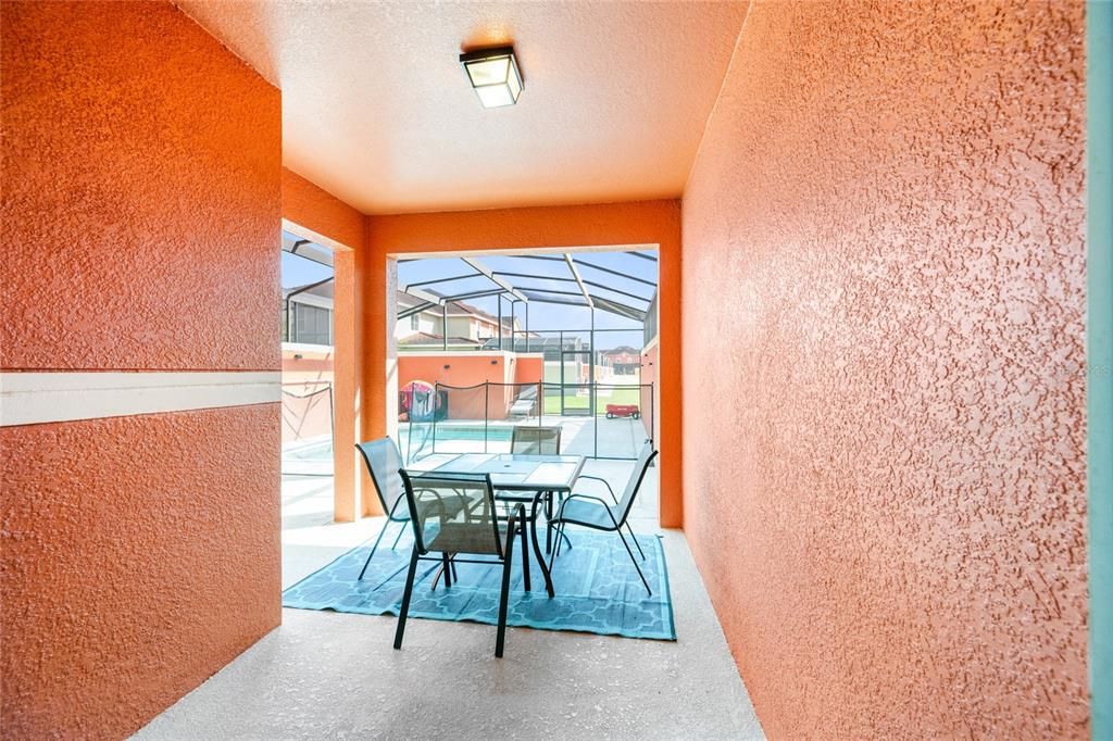 For Sale: $365,000 (4 beds, 3 baths, 1902 Square Feet)
